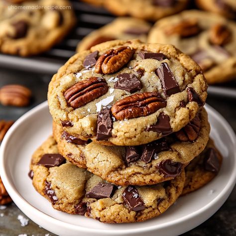 Brown Butter No-bourbon Pecan Chocolate Chunk Cookies are deliciously rich, made with browned butter, toasted pecans, and chocolate chunks. They’re soft, chewy, and perfect for cookie lovers looking for a sweet, nutty indulgence. Brown Butter Recipes, Brown Butter Pecan Cookies, Chocolate Chunk Cookies Recipe, Chunk Cookies Recipe, Chocolate Chunk Cookie Recipe, Pecan Chocolate, Chocolate Chip Pecan Cookies, Butter Pecan Cookies, Chocolate Bourbon