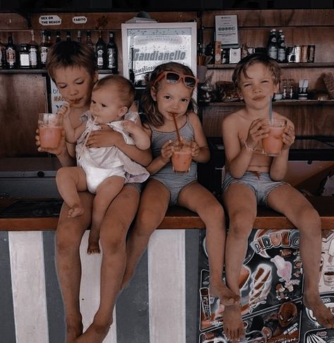 Kids Goals, Parenting Goals, Dream Family, Four Kids, Future Mom, Poses References, Young Family, Future Lifestyle, Cute Family