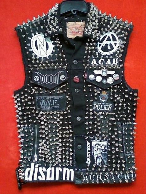 Long+Jacket 100%+handmade+Stuff Studded+Jacket+made+with+100+%+Genuine+Top+Quality+Cowhide+Leather Long+Spiked+and+Studded+Used+Each+Single+one+is+Punched+with+hands+ High+Quality+Spikes+&+Studs.+Each+securely+added+by+hand +Cropped,+Vintage+ 0.9+to+1.0+MM+Cowhide+Leather+used ... Crust Vest, Rock Punk Style, Battle Jackets, Punk Diy, Leather Jacket For Men, Crust Punk, Studded Leather Jacket, Battle Jacket, Style Gothic