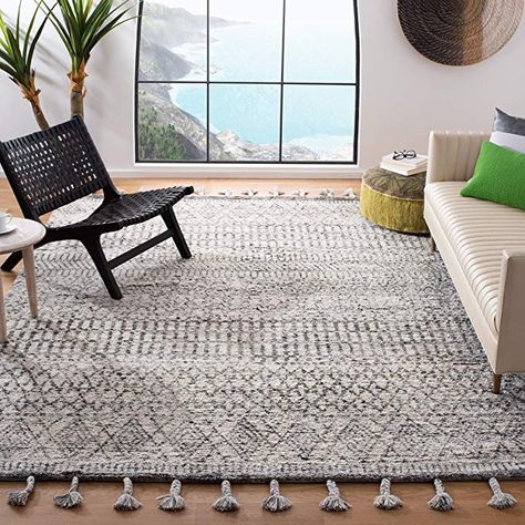 Amazon.com: Safavieh CSB262A-5 Casablanca Shag Collection CSB262A Ivory and Navy Area (5' x 8') Rug,: Kitchen & Dining Beadboard Living Room, Flokati Rugs, Boho Contemporary, Navy Area Rug, Shag Area Rug, Living Room Remodel, Ivory Rug, Clean Design, Indoor Rugs