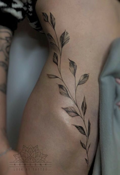 Hip Tattoo Designs, Tato Minimal, Hip Thigh Tattoos, Tattoo Female, Hip Tattoos Women, Spine Tattoos For Women, Thigh Tattoos Women, Angel Tattoo, Elegant Tattoos