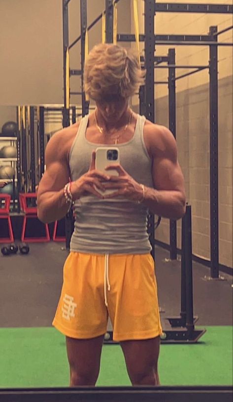 Bryce Buse, Boy Celebrities, Somebody To Love, Celebrity Crush, Gym Women, Fitness Fashion, Gym, Womens Shorts, Celebrities