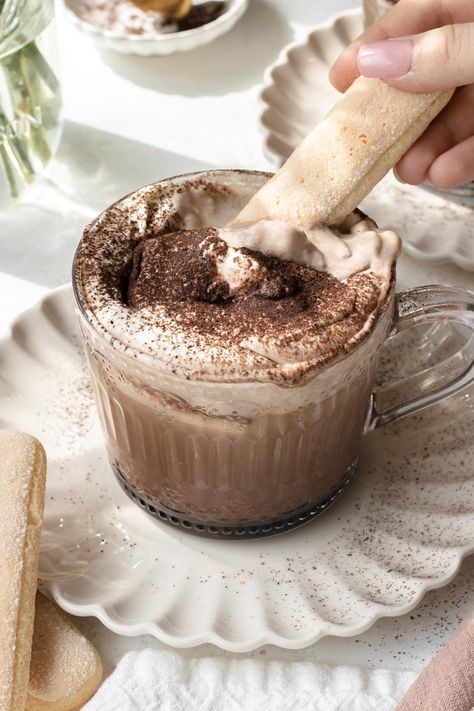 Chocolate Cake For Two, Chocolate Coffee Drinks, Tiramisu Latte, Mascarpone Whipped Cream, Cake For Two, Hot Drinks Recipes, Flourless Chocolate Cake, Chocolate Souffle, Tiramisu Recipe