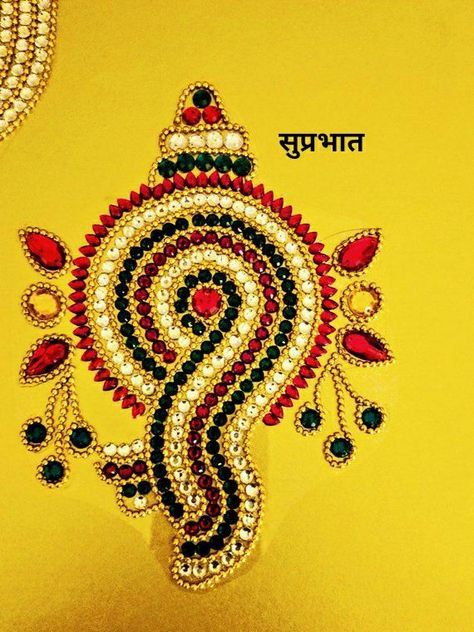 Table Wall Decor, Crochet Craft Fair, Kundan Rangoli, Acrylic Rangoli, Rural Women, Welcome Design, Kundan Work, Craft Fairs Booth, Rangoli Patterns