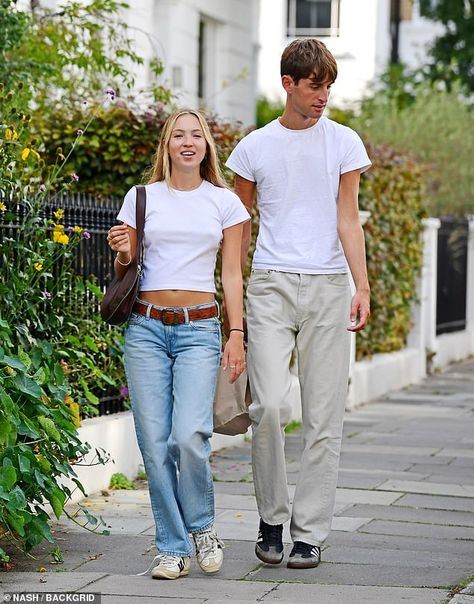 Brown Belt Outfit, Kate Moss Outfit, Lila Grace Moss, Lila Moss, Couple Fits, Models Off Duty Style, London Summer, With Boyfriend, Models Off Duty