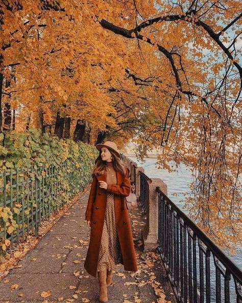 fall outfits inspo Fall Ideas Photoshoot, Fall Aesthetic Photo Ideas, Fall Season Photoshoot, Autumn Photo Inspiration, Autumn Fashion Photoshoot, Fall Photoshoot Poses Ideas, Autum Poses, Autumn Outfits Photoshoot, Outfit For Fall Photoshoot