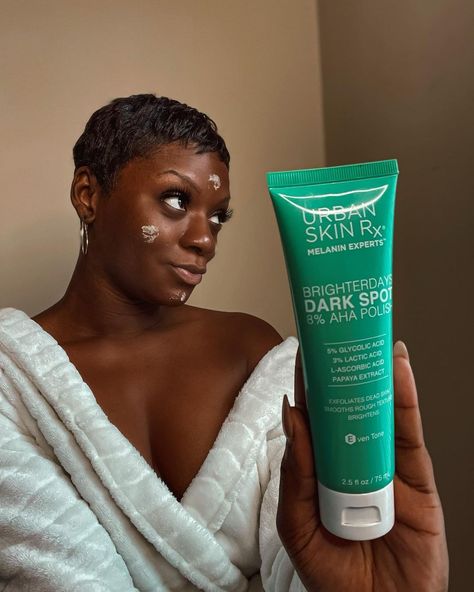 teearaida | Content Creator’s Instagram profile post: “AD| It took me a few years to build a relationship with my skincare routine now I’m obsessed! I started my journey with @urbanskinrx last…” Face Mask For Dark Spots, Black Skin Care Dark Spots, Glowing Black Skin, Exfoliating Products, Skin Care Hyperpigmentation, Black Skincare, Dark Spot Remover For Face, Best Dark Spot Corrector, My Skincare Routine