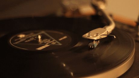 record-player.gif (461×259) Creedence Clearwater Revival, Banner Gif, I'm With The Band, Six Feet Under, Aesthetic Gif, Record Player, Fan Fiction, Love Gif, Bon Jovi