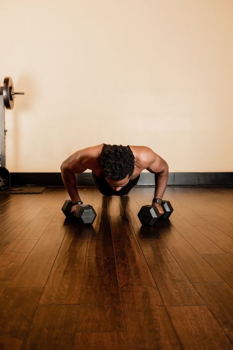 Man in black tank top and black shorts holding black dumbbells photo – Free Baton rouge Image on Unsplash Build Arm Muscle, Transformation Challenge, Workout Results, Upper Body Strength, Chest Workouts, Floor Workouts, Workout Aesthetic, Home Workout, Shoulder Workout