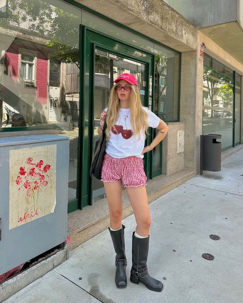 Red in a summer outfit looks good too🤭 Cap @pullandbear T-shirt @pinkisblueshop Shoes @zara Red Striped Shorts Outfit, Outfits With Red Bandana, Red Bandana Outfit, Red Gingham Shorts Outfit, Red Shorts Street Style, Red Cap Outfit, Red Shorts Outfit, Striped Shorts Outfit, Red Gingham Shirt