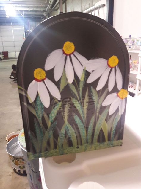 Mail Box Paint Ideas, Cute Mailbox Ideas Paint, Painted Flower Boxes, Painted Mailbox Ideas Diy, Mailbox Painting Ideas, Mailbox Painting, Painted Mailbox, Painted Mailboxes, Diy Mailbox