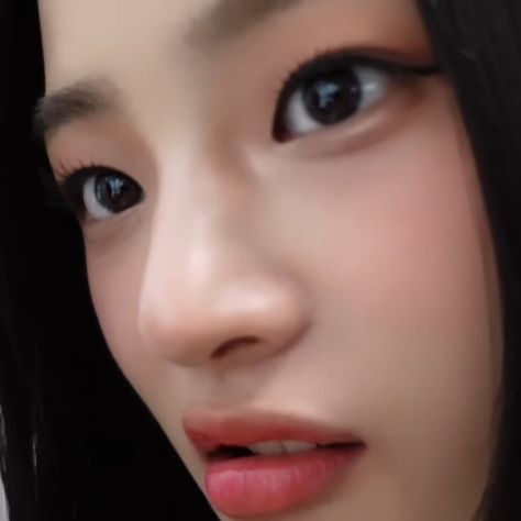 Minji Newjeans Funny Face, Newjeans Reaction Pic, Minji Newjeans Funny, Newjeans Memeable Face, Funny Newjeans, Newjeans Funny, Newjeans Members, Jeans Png, Min Ji