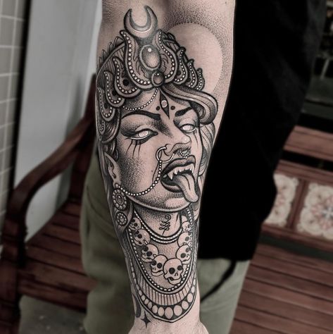 Kali Tattoo, Hindu Tattoos, Ganesh Tattoo, Tato Tradisional, Hindu Tattoo, Neotraditional Tattoo, Army Tattoos, Polynesian Tattoos, Ganesha Tattoo