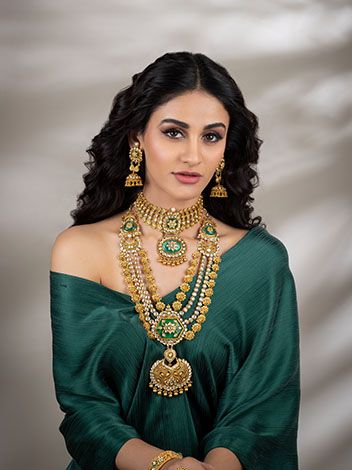 Hazoorilal Jewellers, Unique Gold Jewelry Designs, Bridal Necklace Designs, Buy Gold Jewelry, New Gold Jewellery Designs, Bridal Jewellery Design, Online Gold Jewellery, Gold Necklace Indian Bridal Jewelry, Gold Bridal Jewellery Sets