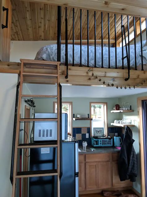 She Shed With Loft, Tiny Home Modern, Tiny House Shed Conversion, Tiny House Toilet, She Shed Interior Ideas, She Shed Interior, Shed With Loft, Shed Tiny Home, Shed Tiny House