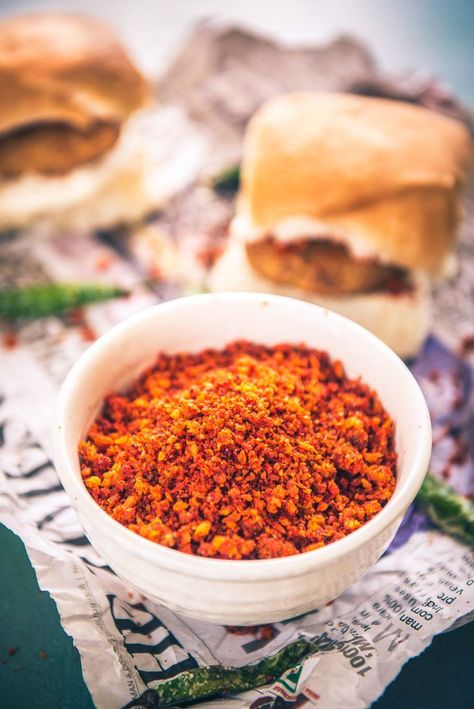 Maharashtrian Coconut Garlic Chutney is the secret to take your vada pav to a next level.Here is a traditional recipe to make it. #Indian #Vegetarian #Accompaniment Maharashtrian Recipes, Garlic Chutney, Chutney Recipe, Coconut Chutney, India Food, Homemade Seasonings, Masala Recipe, Chutney Recipes, Indian Food Recipes Vegetarian