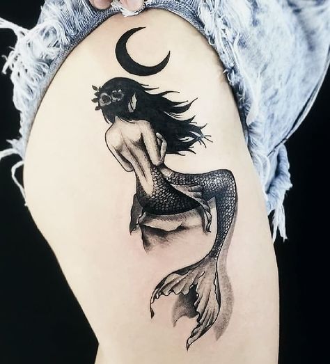 Goth hell on Instagram: “Amazing tattoo 🔥🔥 Follow @hell.goth . . . Via @viralgothdaily By@guerratattooo . . . #gothgoth #gothgirl #gothstyle  #gothmodel #grunge…” Mermaid Thigh Tattoo, Mermaid Tattoo Ideas, Watercolor Mermaid Tattoo, Siren Tattoo, Mermaid Tattoo Designs, Finger Tattoo Designs, Disney Tattoo, Mermaid Tattoo, Mermaid Tattoos