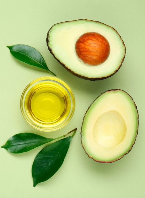 How Avocado Oil Compares to Coconut Oil, Plus Why Avocado Oil Belongs in Your Skincare Routine — EatingWell Oil Aesthetic, Avocado Skincare, Avocado Leaves, Ingredients Photography, Coconut Oil Face Mask, Beauty Tiktok, Diy Coconut Oil, Best Nature, Draw Ideas