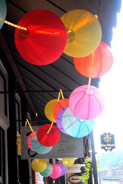 Hanging Paper Lanterns Classroom, Decorate With Paper Lanterns, Giant Paper Lantern, Decorating With Paper Lanterns, Classy Party Decorations, Hanging Lanterns Diy, Paper Lantern Chandelier, Decoration Ideas Party, Diy Paper Lanterns