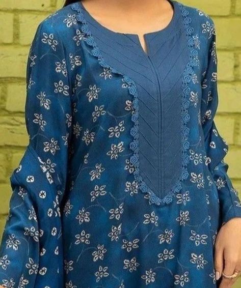 Galay K Design, Loops Neck Design, Pakistani Neck Design, Beautiful Neck Designs, Neck Design With Lace, Latest Neck Design, Shawl Embroidery, Cotton Suit Designs, Suit Neck Designs