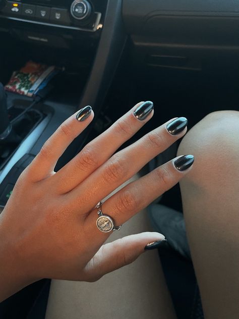 Black With Crome Nails, Black Nails With White Chrome, Charcoal Chrome Nails, Black Chrome Nails Short, Black Chrome Nails Square, Black Tip Chrome Nails, Black And White Chrome Nails, Black French Tip Chrome, Black Chrome Nails Almond