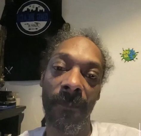 Snoop Dogg Funny, Till I Met You, Dark Outside, Current Mood Meme, Snoop Dog, Reaction Face, I Wake Up, Snapchat Funny, Funny Profile