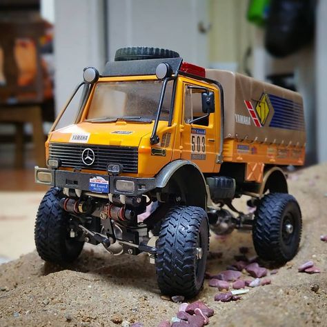 Hobby Zone on Instagram: “Repost @shhan2050  This tiny Mog is sure to keep crawl anywhere it goes 💪(1/43rd scale Micro RC crawlers)  #mercedesbenzunimog…” Micro Rc Cars, Super Car Bugatti, Car Bugatti, Rc Cars Diy, Micro Rc, Rc Toy, Rc Vehicles, Rc Rock Crawler, Mercedes Benz Unimog