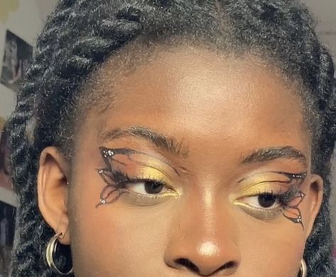 #aesthetic #makeup #butterfly Gold Butterfly Makeup, Monarch Makeup, Monarch Butterfly Makeup, Butterfly Eye Makeup, Makeup 2024, Eye Makeup Inspo, Character Customization, For Instagram Post, Butterfly Eyes