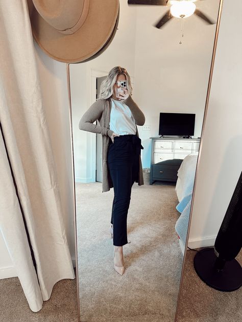 #amazon #pants #heels #cardigan #workwear #officewear #stylingtips #styleblogger #style Healthcare Administration Outfit, Np Outfits, Buisness Casual Outfits, Internship Outfit, Amazon Pants, Work Attire Women, Teacher Fits, Office Fits, Business Casual Dress Code