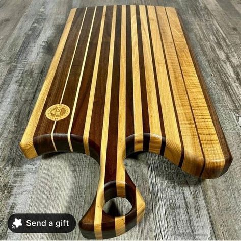 Wooden Charcuterie Board, Chopping Board Design, Charcuterie Board Diy, Wood Chopping, Wood Chopping Board, Wooden Chopping Boards, Board Designs, Wood Shop Projects, Cnc Design