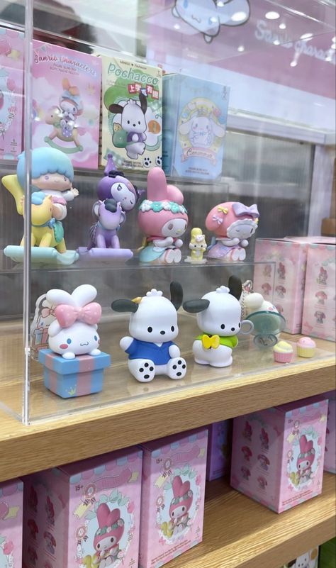 Sanrio Collection Display, Miniso Sanrio Figures, Figurine Display Ideas, Sanrio Figurine, Sanrio Figures, Sanrio Toys, Hello Kitty Shop, Stationery Obsession, Sanrio Stuff