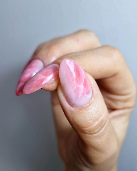 Nail Art Marble Pink, Winter Marble Nails, Red And White Marble Nails, Marble Red Nails, Nails Marble Designs, Pink And White Marble Nails, Matte Marble Nails, Marble Nails Almond, Pink Marble Nail Designs