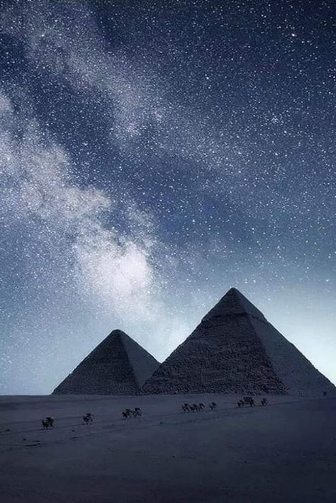 Pyramids Of Egypt, Giza Egypt, Giza, Night Sky, Egypt, On Twitter, Stars, Twitter, Photography