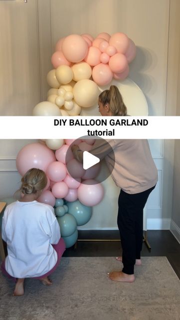 Balloon Arch On Backdrop, Balloon Chiara Backdrop, How Many Balloons For An Arch, Balloon Chain Diy, Gender Reveal Decorations Backdrops, Hello Kitty Balloon Garland, Gender Reveal Diy Decorations, Balloon Gender Reveal Ideas, Diy Gender Reveal Decorations