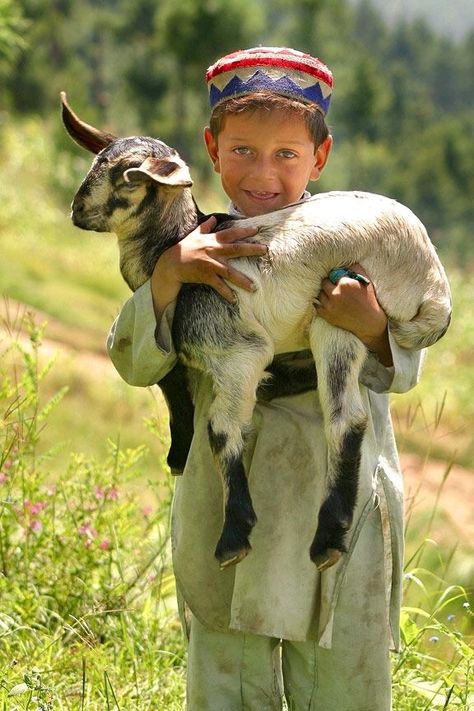 Pashtun shepherd Boy with a lamb. Kind Photo, Kids Around The World, A Goat, People Of The World, South Asia, World Cultures, People Around The World, Animals For Kids, Nepal