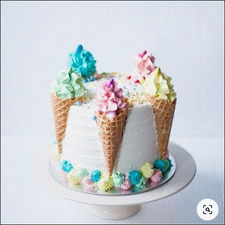 Hemgjord Glass, Ice Cream Cone Cake, Bday Dinner, Ice Cream Birthday Cake, Ice Cream Birthday Party, Ice Cream Theme, Ice Cream Birthday, An Ice Cream, Ice Cream Party