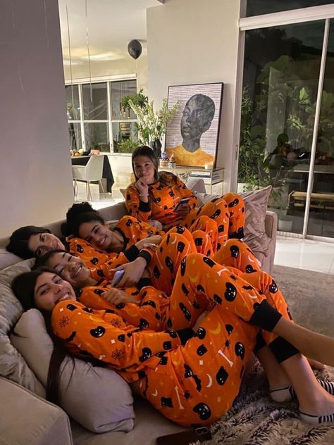 Cute Slumber Party Outfits, Halloween Pajamas Friends, Matching Halloween Pajamas Friends, Matching Pjs Sleepover, Matching Fall Pajamas, Matching Halloween Pjs Friends, Matching Pajamas For Best Friends, Halloween Pjs Matching, Fall Theme Sleepover