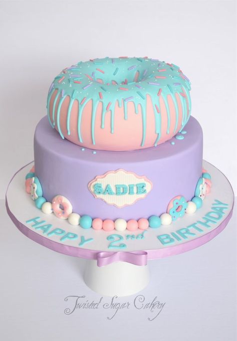 1st Birthday Donut Cake, Donut Cake Decorating Ideas, Donut Shaped Cake Birthday, Birthday Cake Donut Theme, Donut Cake Ideas Birthday Parties, A Sweet One Birthday Cake, Donut Cake Design, Donut Party Cake, Girls Donut Birthday Cake