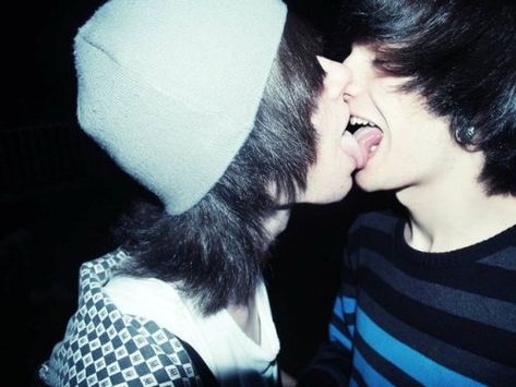 ❤❤❤ Cute Emo Couples, Emo Scene Boys, Emo Couples, Emo People, V Chibi, Emo Love, Emo Kid, Emo Guys