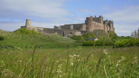 Bamborough castle Bamborough Castle, Holiday Destinations, Holiday Ideas, Monument Valley, Monument, Castle, Natural Landmarks, Travel, Nature