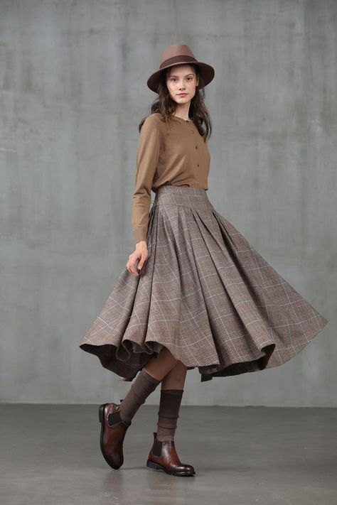 ac796a52db3f16bbdb6557d3d89d1c5adesc51957299ri Vintage Skirt Outfit, Skirt Winter, Skirt Wool, Matching Socks, Dark Academia Fashion, Academia Fashion, Brown Skirt, Retro Pin Up, Wool Winter