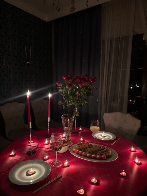 Sheriff Toadster Fanart, Romantic Home Dinner, Romantic Dinner Table Setting, Sheriff Toadster, Romantic Home Dates, Romantic Dinner Tables, Romantic Dinner Setting, Dinner Date Aesthetic, Romantic Dinner Decoration