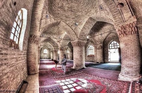 The Green Mosque in Balkh, Afghanistan. The city has given birth to historic figures such as the poet Rumi and the scientist and philosopher Ion Sina (Avicenna). The Green Mosque was built in the 15th century during the Timurid era in Afghanistan. The outer parts are decorated with lapis lazuli. Afghanistan Architecture, Balkh Afghanistan, Green Mosque, Poet Rumi, The Scientist, The Poet, 15th Century, Rumi, Barcelona Cathedral