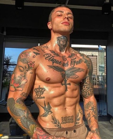 Tattoos Torso, Tattoed Guys, Man With Tattoos, Tatted Men, Torso Tattoos, Men Aesthetic, Tattoo Inspiration Men, Cool Chest Tattoos, Chest Piece Tattoos