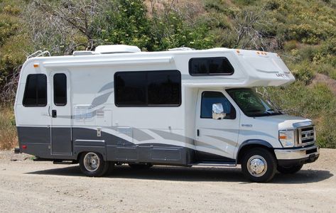 Rv Vehicle, Best Camper, Small Camper Trailers, Leisure Travel Vans, Rv Motorhomes, Small Rv, Class C Rv, Rv Makeover, Buying An Rv