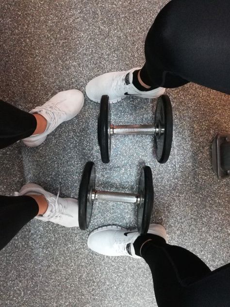 Fit Couples Pictures, Couples Gym Pictures, Gym Couple Poses, No Excuses Quotes, Gym Poses, Excuses Quotes, Relationship Vision Board, Gym Couple, Gym Partner