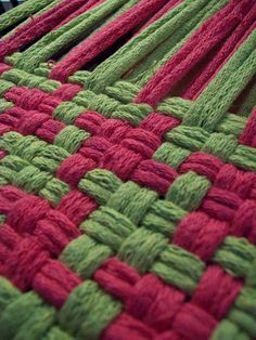 potholder loom patterns | Using the exact same pattern weave the loops though the first set-- Pot Holder Loom, Circle Weaving, Zoom Loom, Potholder Loom, Weaving Loom Diy, Rug Loom, Weaving Loom Projects, Loom Knitting Projects, Peg Loom