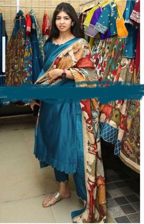 Kalamkari Salwar Designs, Kalamkari Chudidhar, Chudidhar Designs For Stitching Latest, Lagdi Patta Kurti, Kalamkari Chunni Dresses, Straight Cut Dress Designs, Ikkat Dupatta With Dress, Silk Kurti Designs Party Wear Latest Fashion, Kalamkari Kurta Designs Women