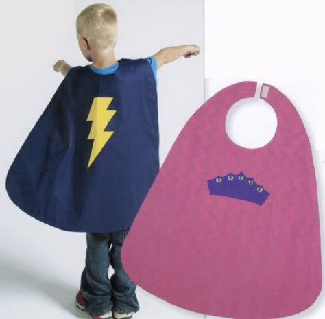 Kids Cape Pattern, Superhero Cape Pattern, Cape Pattern Free, Super Hero Capes For Kids, Toddler Cape, Super Hero Capes, Diy Cape, Children Projects, Peg Bags