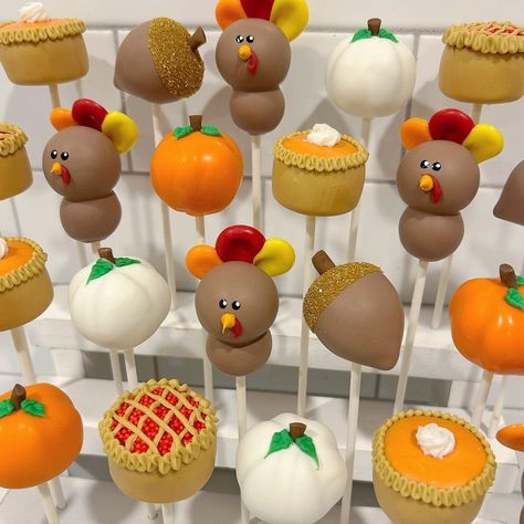 🍡🧡🦃🥧Thanksgiving set for this year! (Times 300 cake pops 😂😵‍💫 Finally a day off!! | Instagram Easy Thanksgiving Cake Pops, Cute Thanksgiving Cake Pops, November Cake Pops, Thanks Giving Cakepops, Turkey Cake Pops Thanksgiving, Cakepop Ideas Decoration, Diy Cake Pop Stand Dollar Store, November Baking Ideas, Thanksgiving Cake Pucks